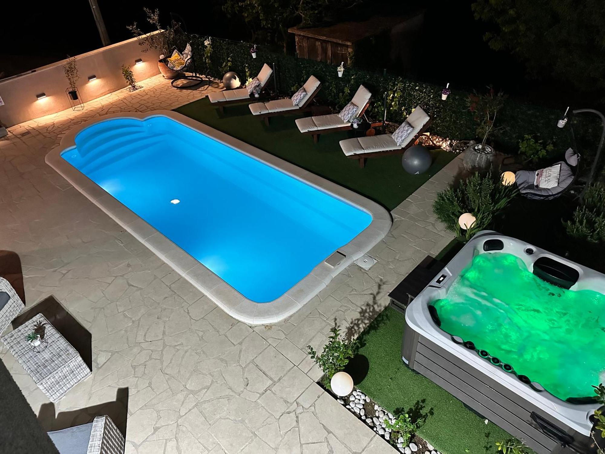 Villa Ivona With Swimming Pool And Jacuzzi Oslje Zewnętrze zdjęcie